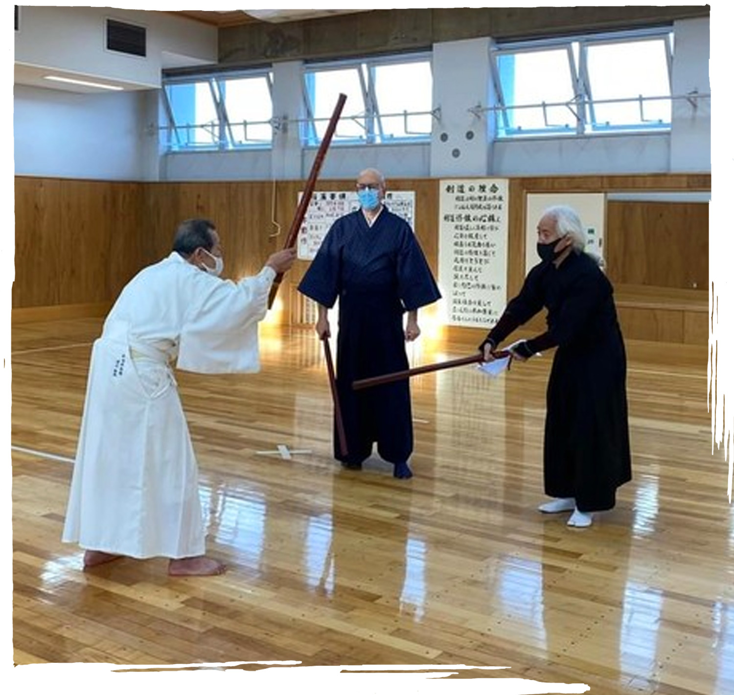El Gran Maestro Watanabe Tadashige, Shihan Shioda Masami y Shihan Vernon Church en Japón, 2022.